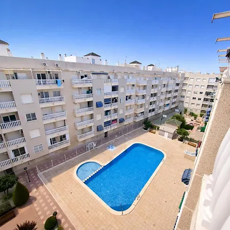 Апартаменти Mediterraneo - Close To The Beach, Bus Station *