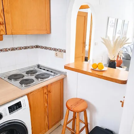 Mediterraneo - Close To The Beach, Bus Station Апартаменти *